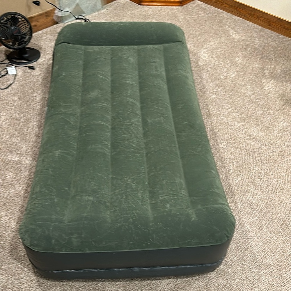 COPY - Single person air mattress Ozark Trail